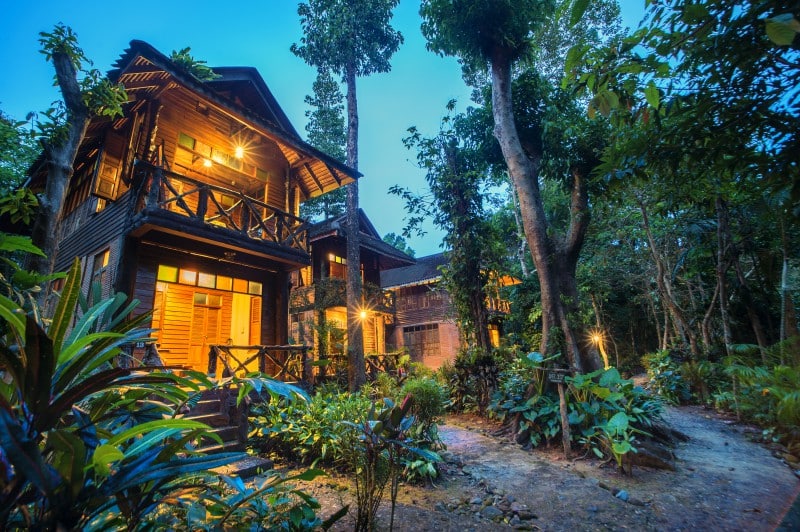 domek z widokiem na rzekę Khao Sok