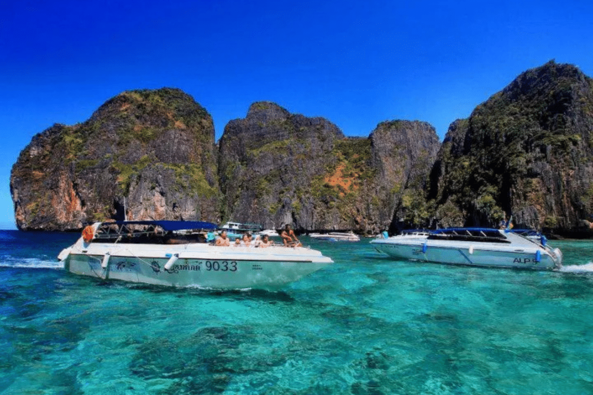 speedboat