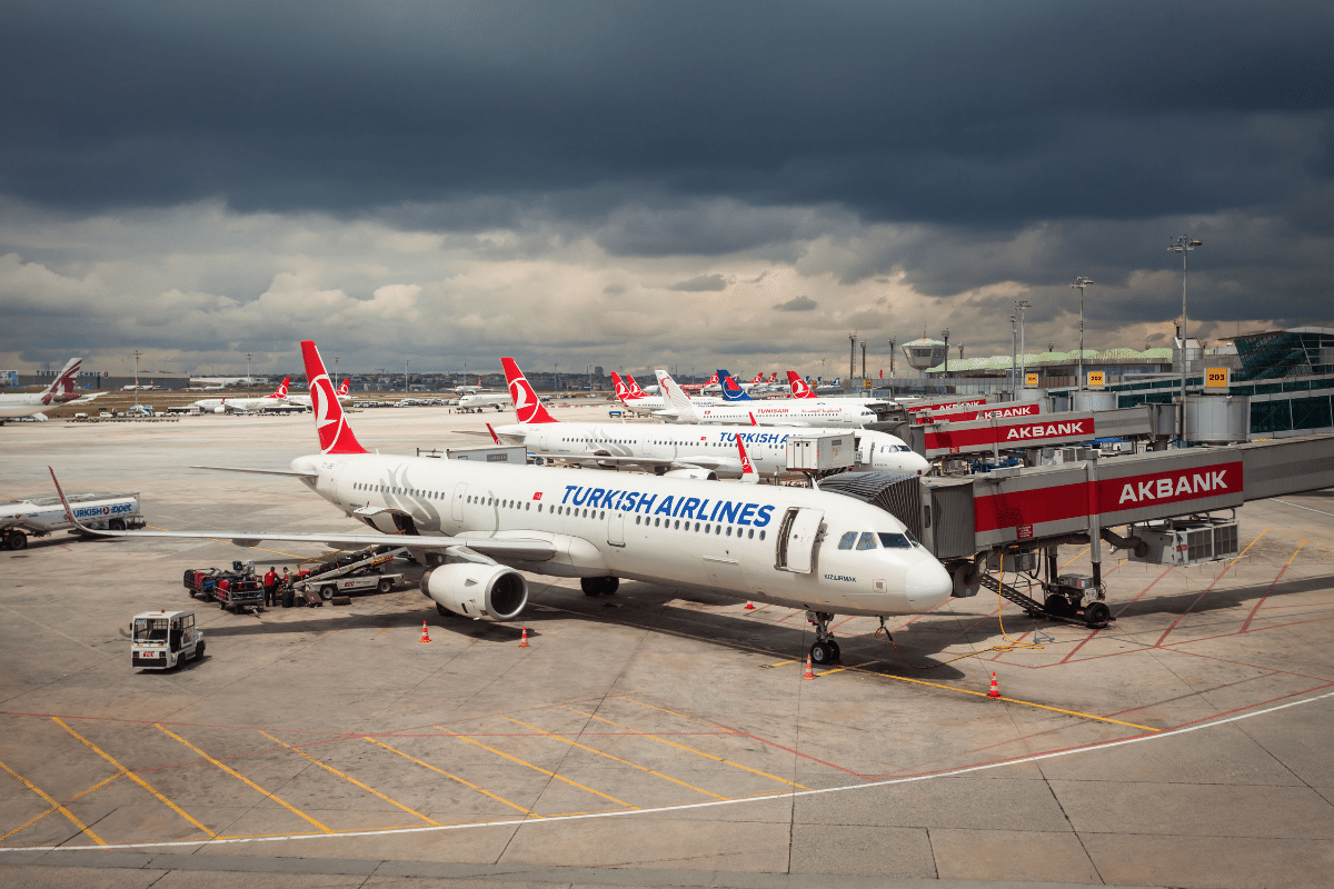 Turkish Airlines Stambuł Istambuł 3 lotniska, przez które można polecieć do Azji w 2026